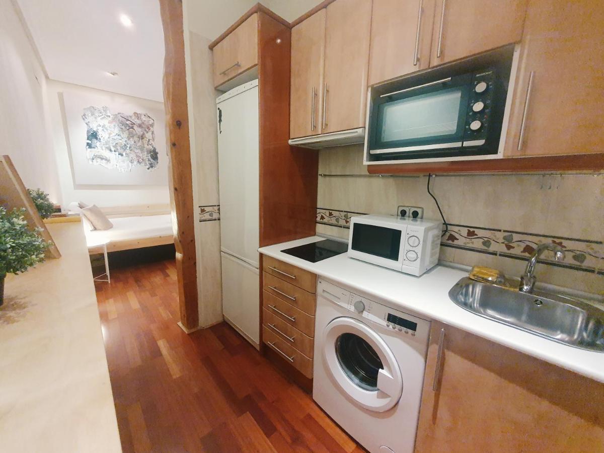 Enjoy A Cosy Studio In Malasana Bar 마드리드 외부 사진