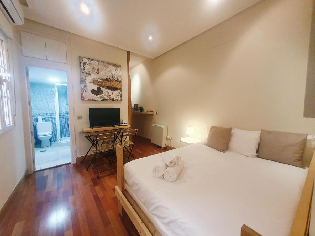 Enjoy A Cosy Studio In Malasana Bar 마드리드 외부 사진