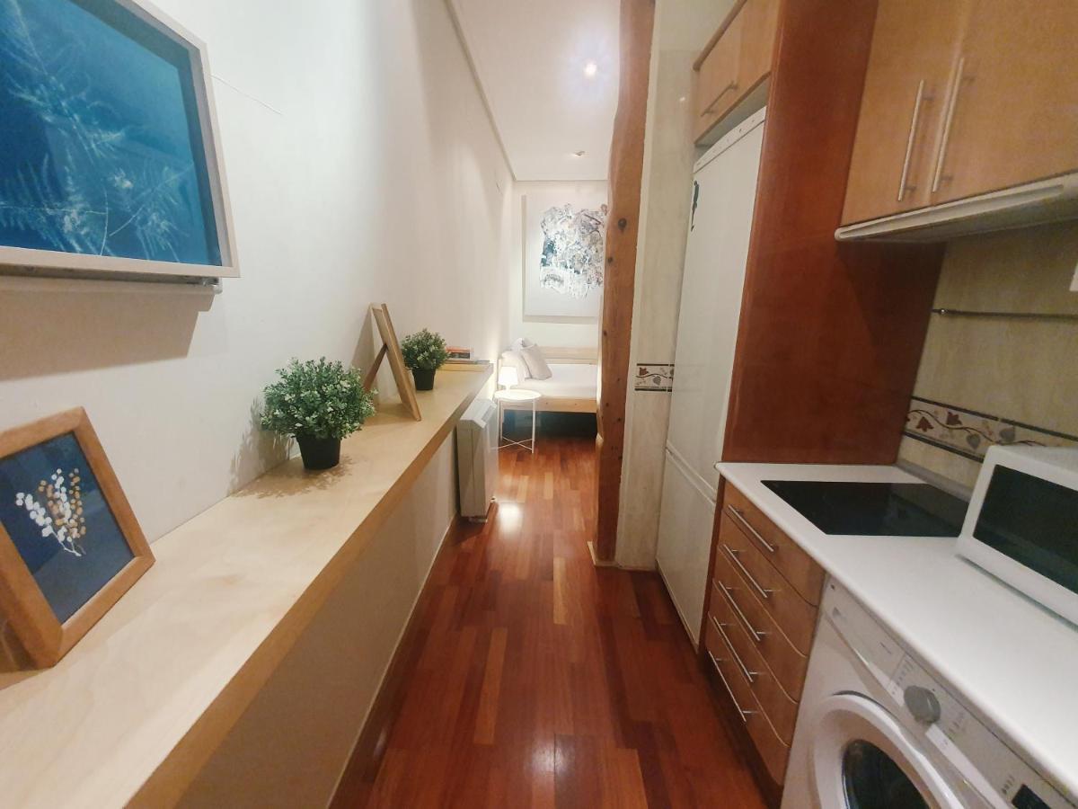 Enjoy A Cosy Studio In Malasana Bar 마드리드 외부 사진